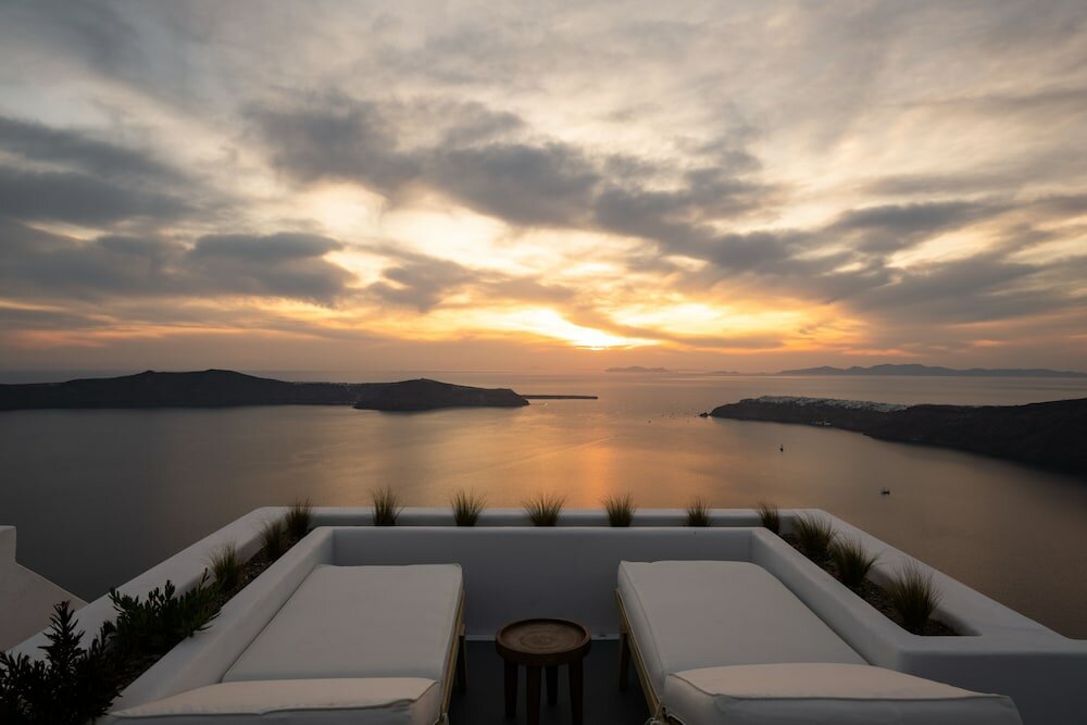 Фото Serendipity Cliffside Villa & Suites