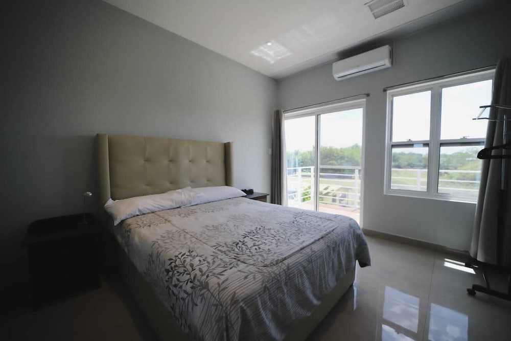 Фото The Ansen Place