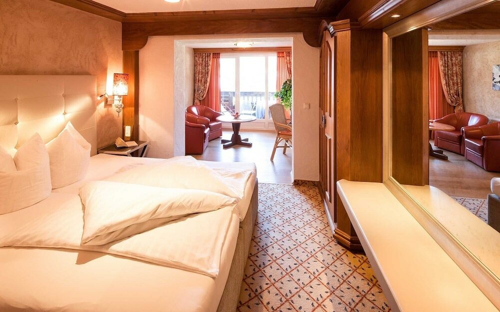 Фото Hotel Schwarzer Adler