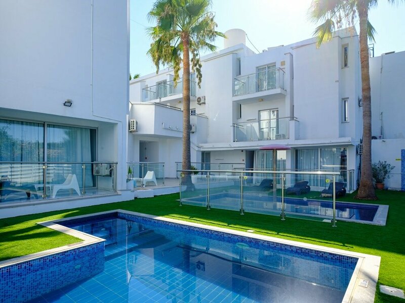 Гостиница Sanders Rio Gardens - Smart Studio With Shared Pool and Balcony в Айя-Напе