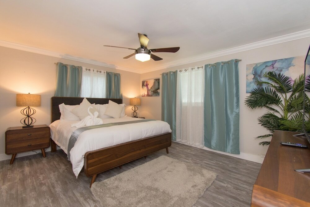 Фото Private Pool 3br New Modern Furniture