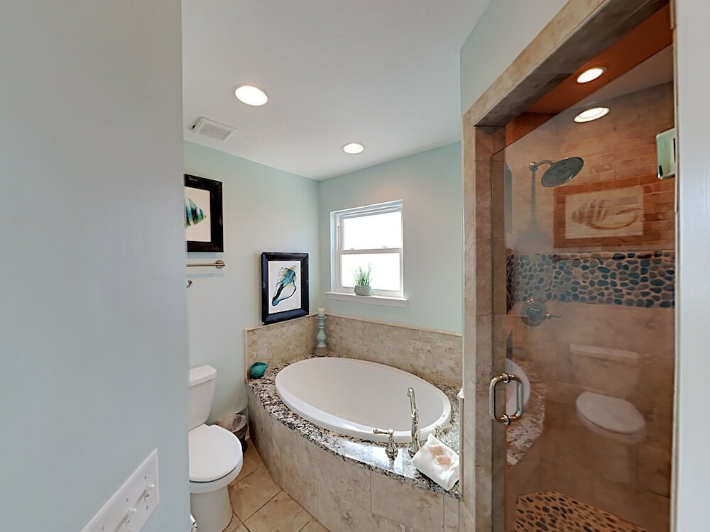 Фото Breezy Blue Cottage