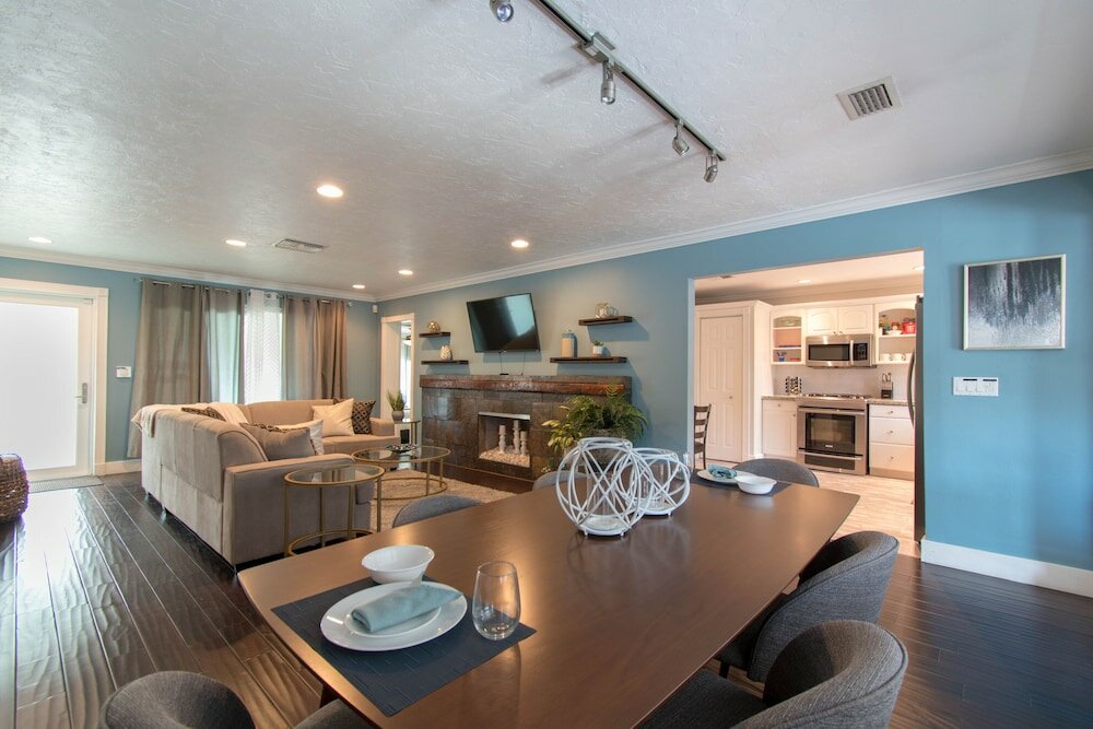 Фото Private Pool 3br New Modern Furniture