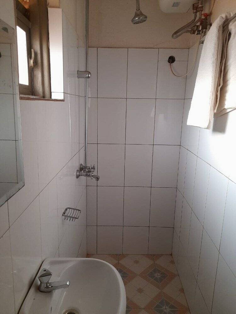 Фото Twin Tower Gardens Hotel