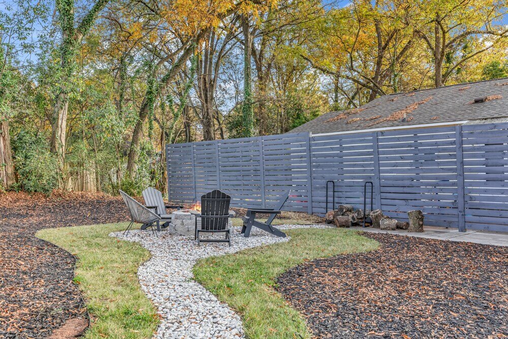 Фото Charlotte Spacious Home