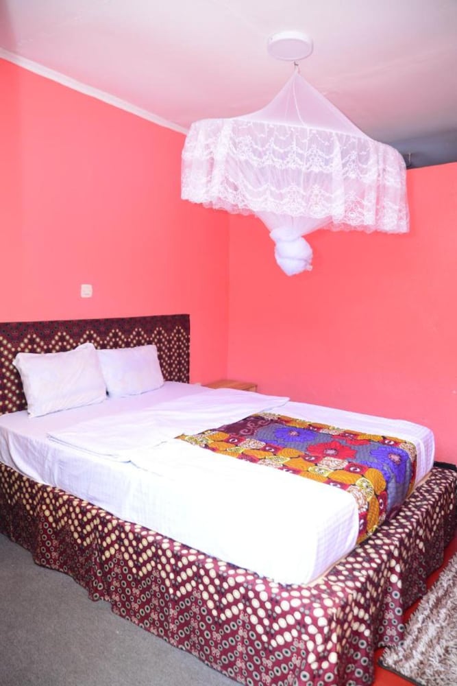 Фото Muhabura Mountain Lodge