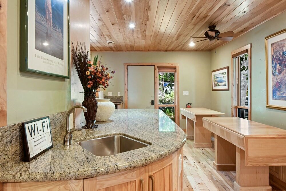 Фото Beachfront Ski Cabin