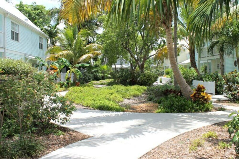Фото Linger Longer by Avantstay Key West Walkable Gated Community, Shared Pool Week Long Stays Only