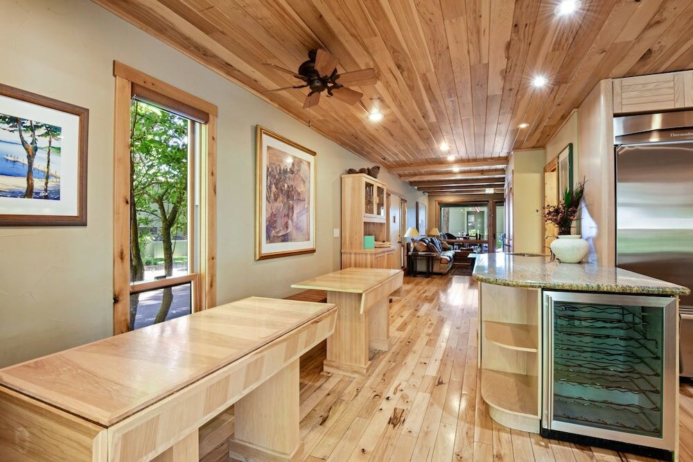 Фото Beachfront Ski Cabin