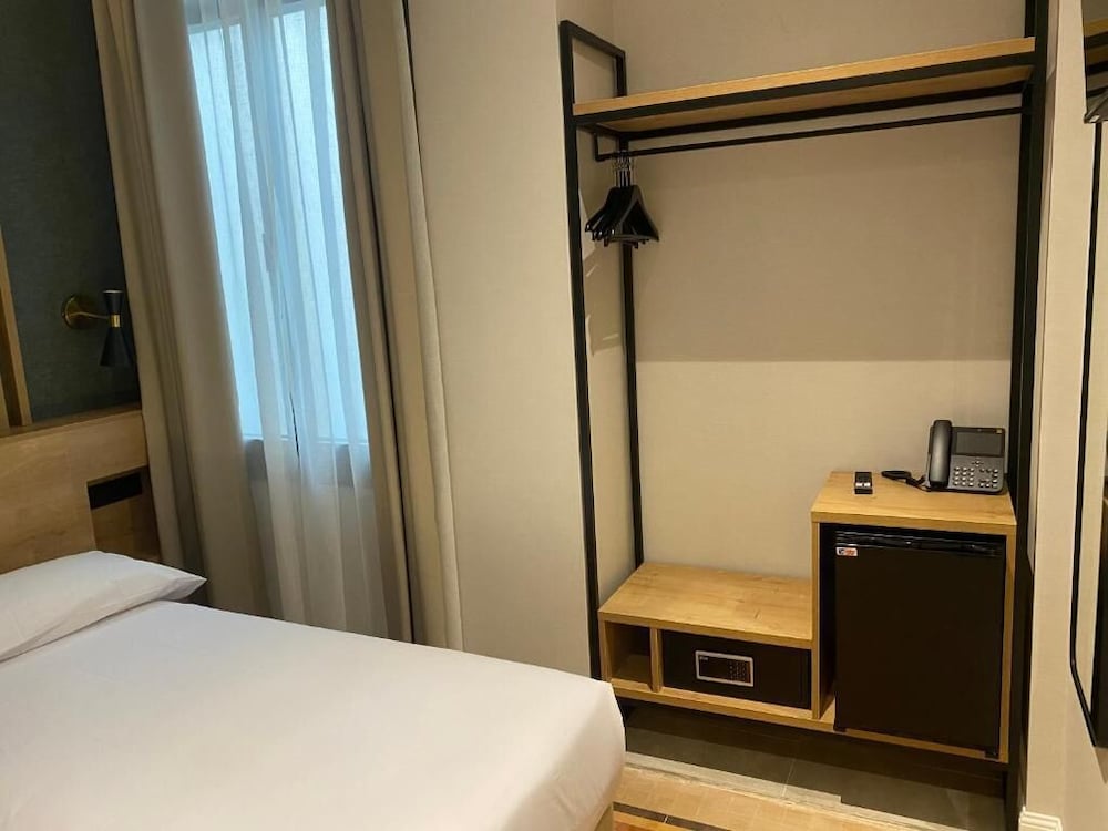 Фото Fontanella by Bcn Urban Rooms