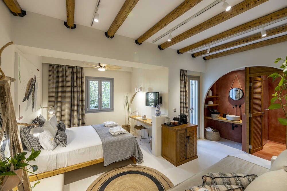 Фото Artemis Hotel