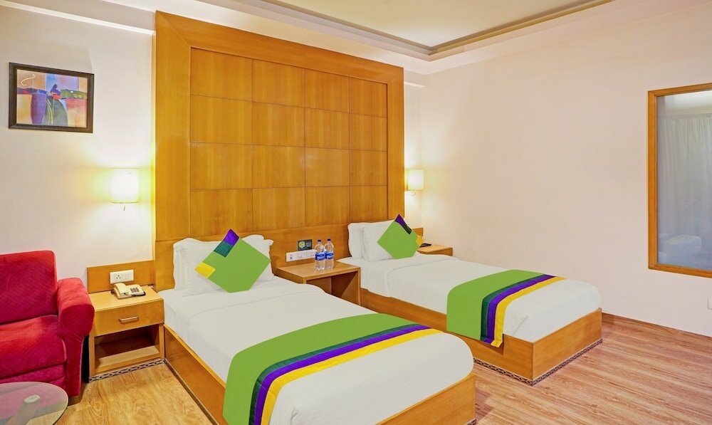 Фото Treebo Trend The Royal Cm