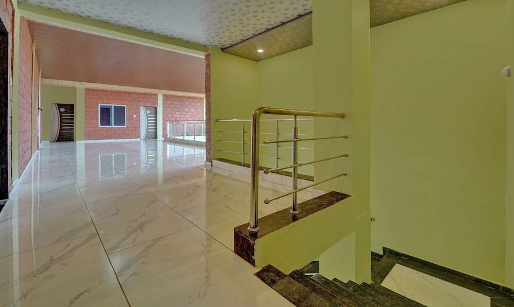 Фото Treebo Trend Iceberg