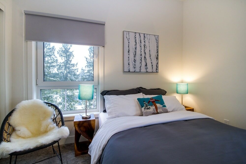 Фото Kasper’s Den by Revelstoke Vacations