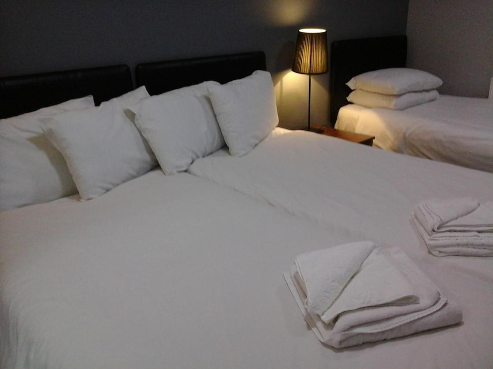 Фото The Liverpool Inn Hotel