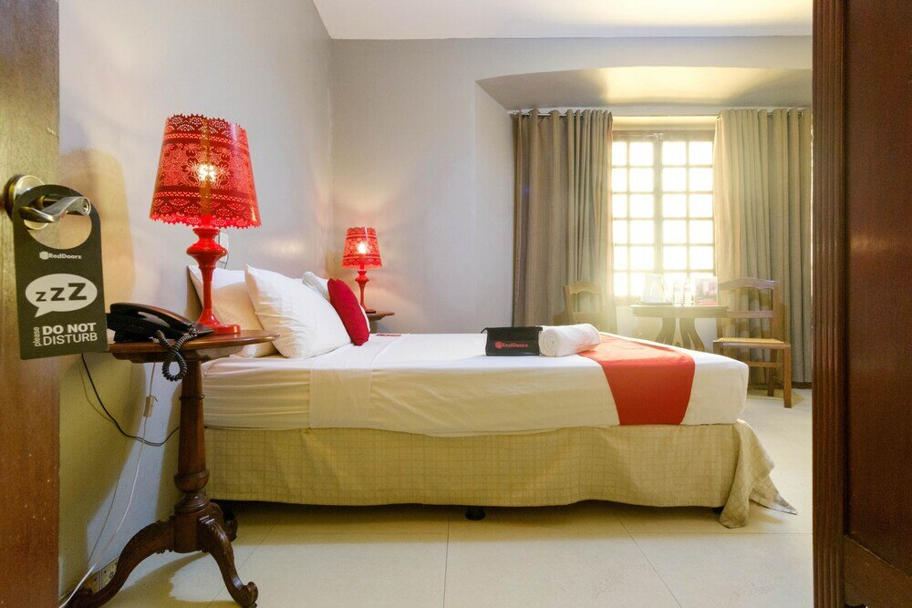 Фото RedDoorz Plus @ Calle Crisologo Vigan