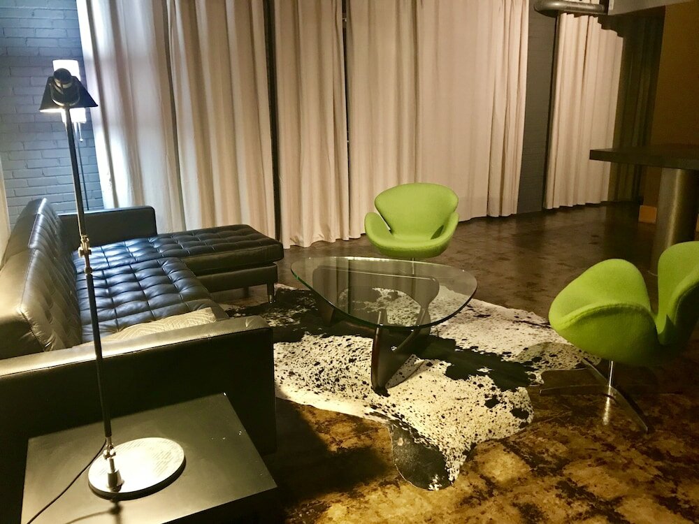 Фото The Hangar Lofts Hotel