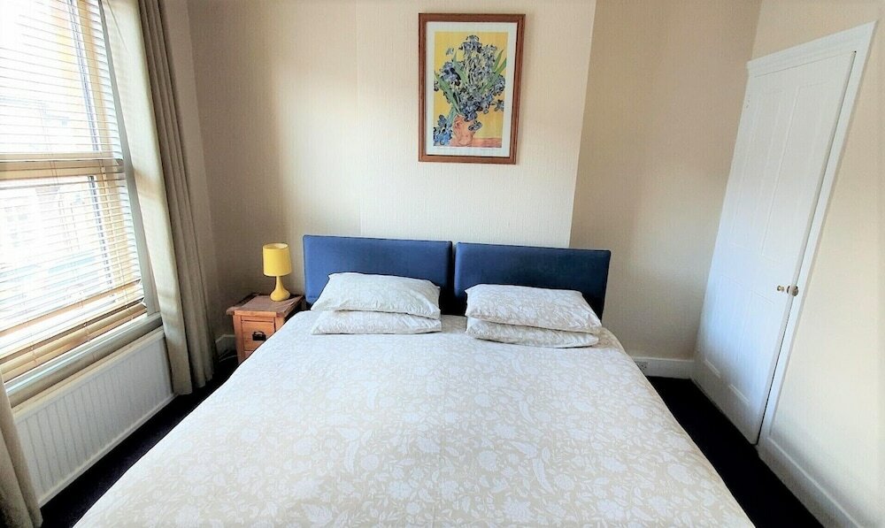 Фото 3-bed House With Superfast Wi-fi, Dw Lettings 15vr