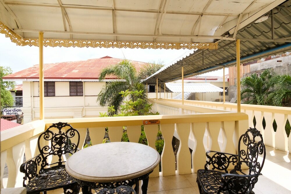 Фото RedDoorz Plus @ Calle Crisologo Vigan