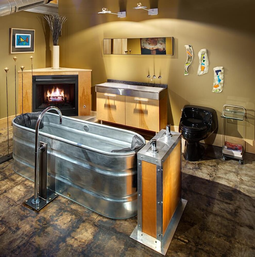 Фото The Hangar Lofts Hotel