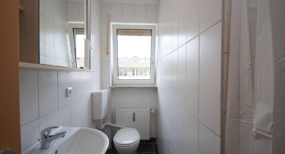 Фото Einfache 1-Zimmer Wohnung für max 4