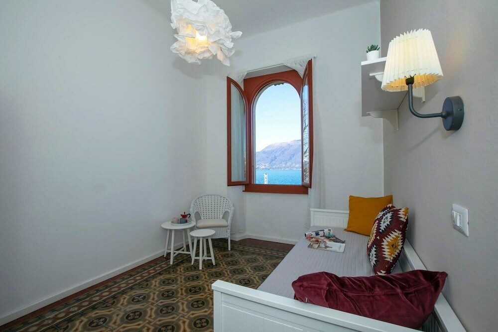 Фото Residenza Gardenia Lake View Luino Center