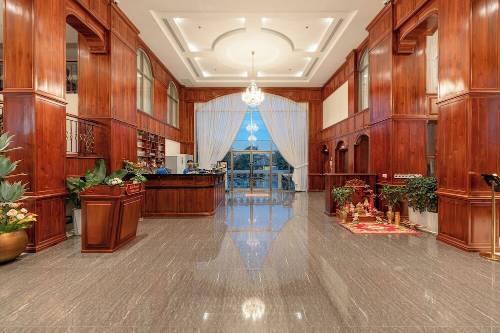 Фото Sea Breeze Hotel & Villa