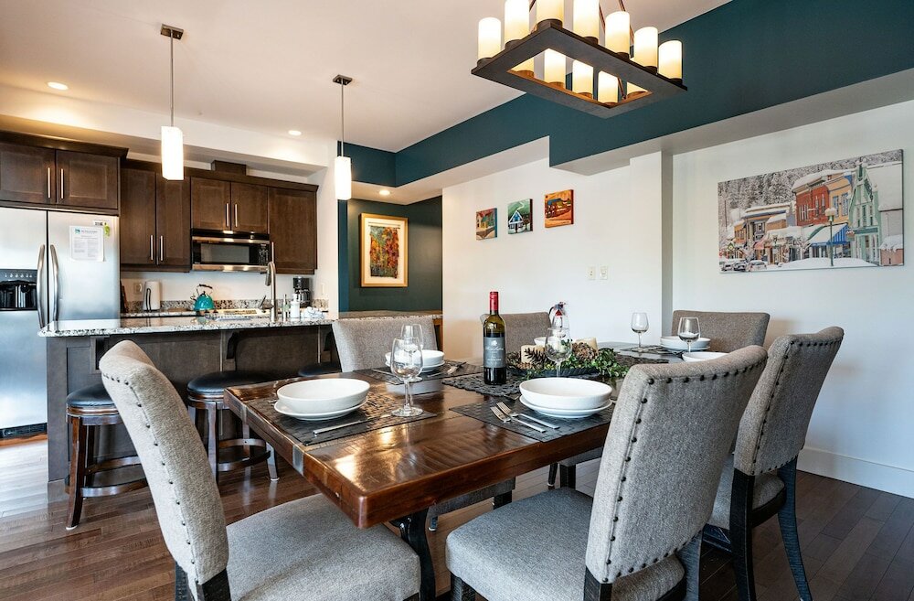 Фото Downunder Mountain Retreat by Revelstoke Vacations