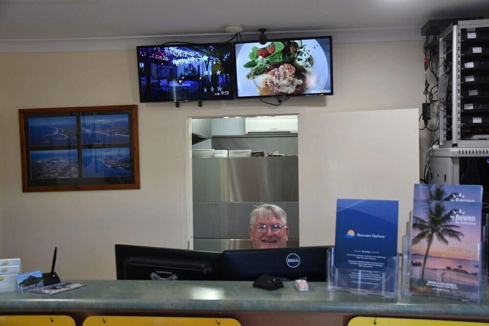 Фото Bluewater Harbour Motel