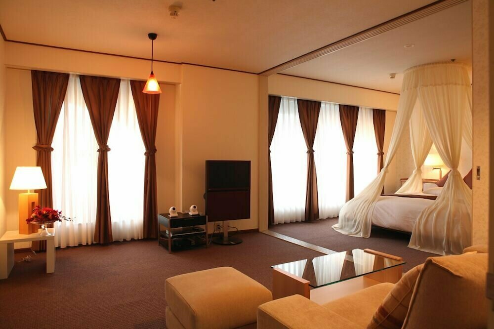 Hotel Plaza Awajishima, Hyōgo Prefecture, photo