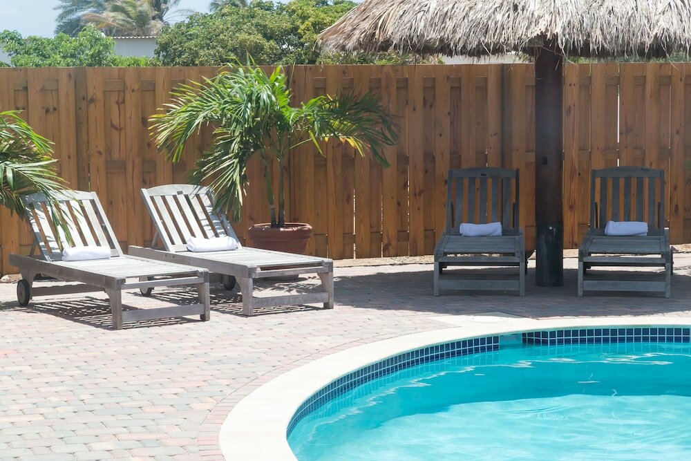 Фото Pauline's Apartments Aruba