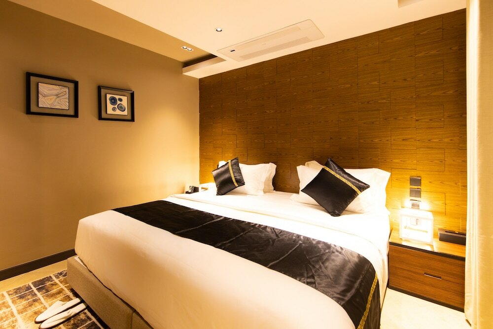 Фото Blackwood Hotel and Apartments