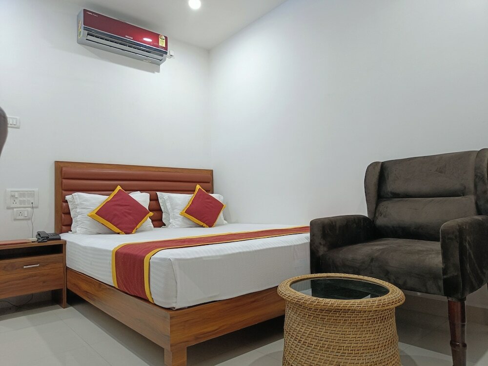 Фото Hotel Executive Inn