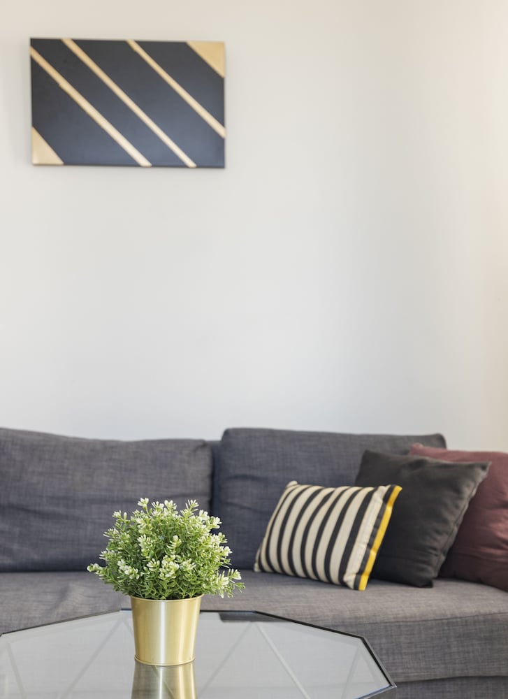 Фото J-Tower Apartments