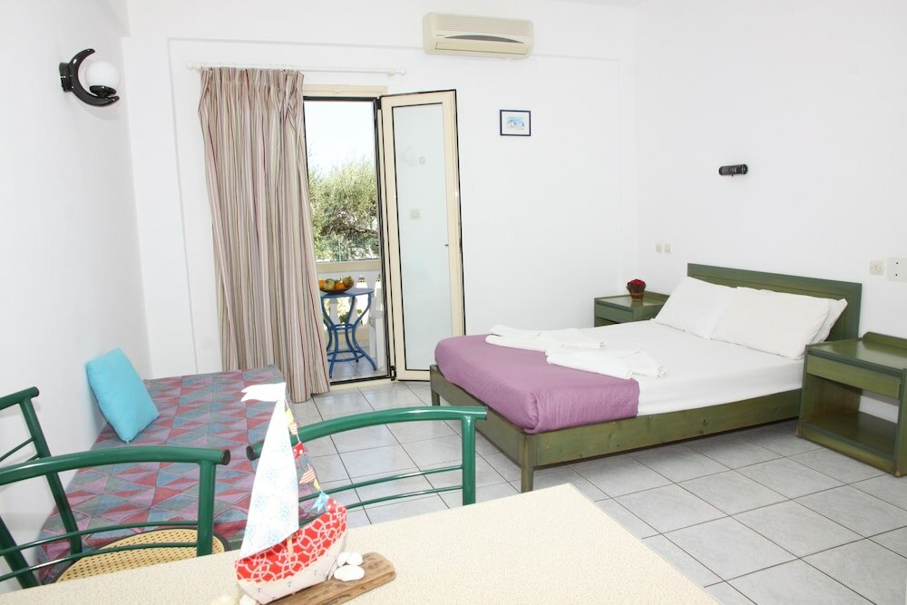 Фото ILissos Apartments