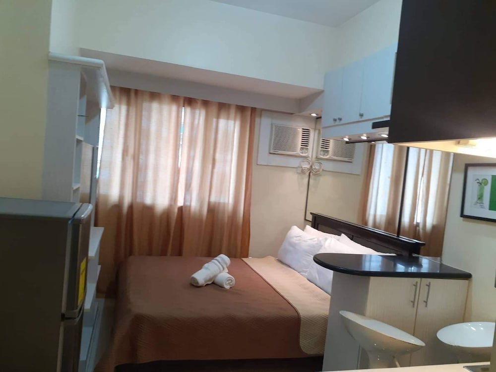 Фото Roxas Blvd Ermita Studio Us Embassy Mla