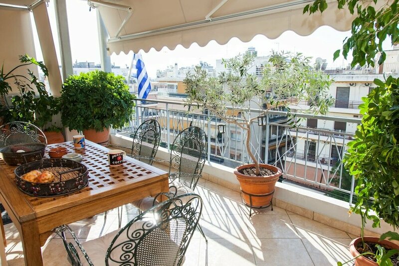 Гостиница Beautiful 3 bedrooms apt in N. Smirni