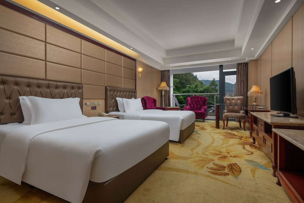 Фото Wyndham Garden Chengdu Huashuiwan