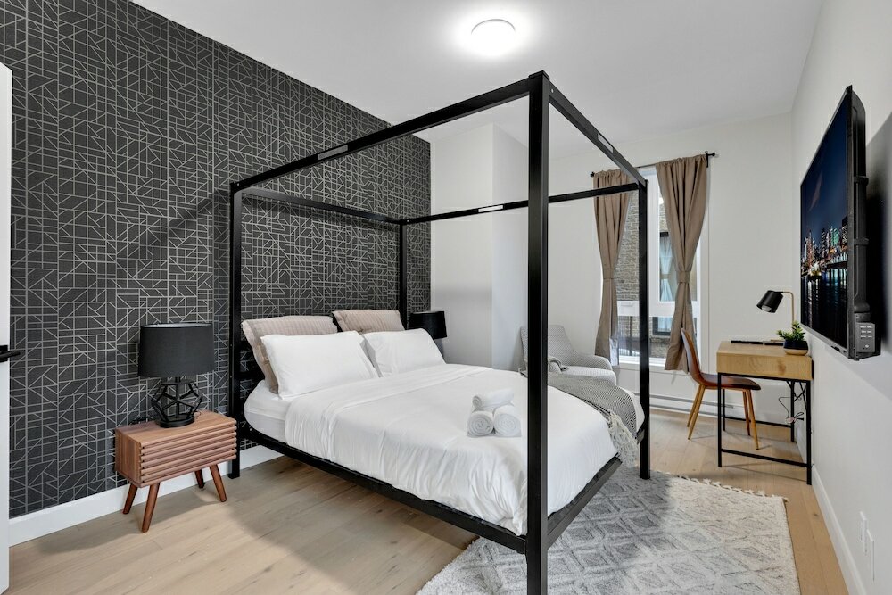 Фото Deluxe Suites Downtown Montreal