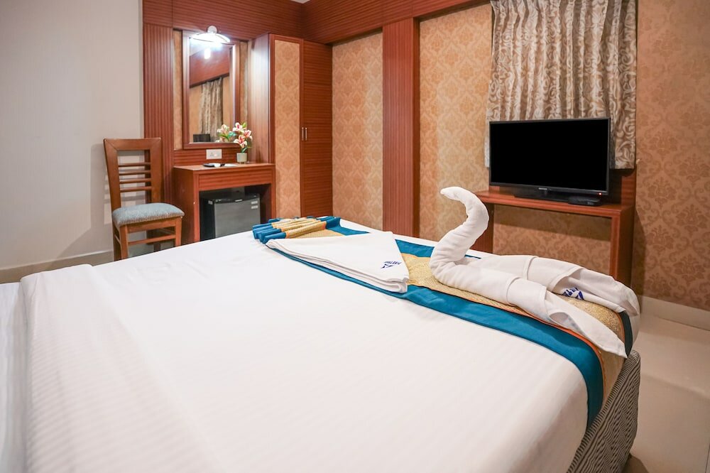 Фото Pine Tree Boutique Hotel - Greams Road