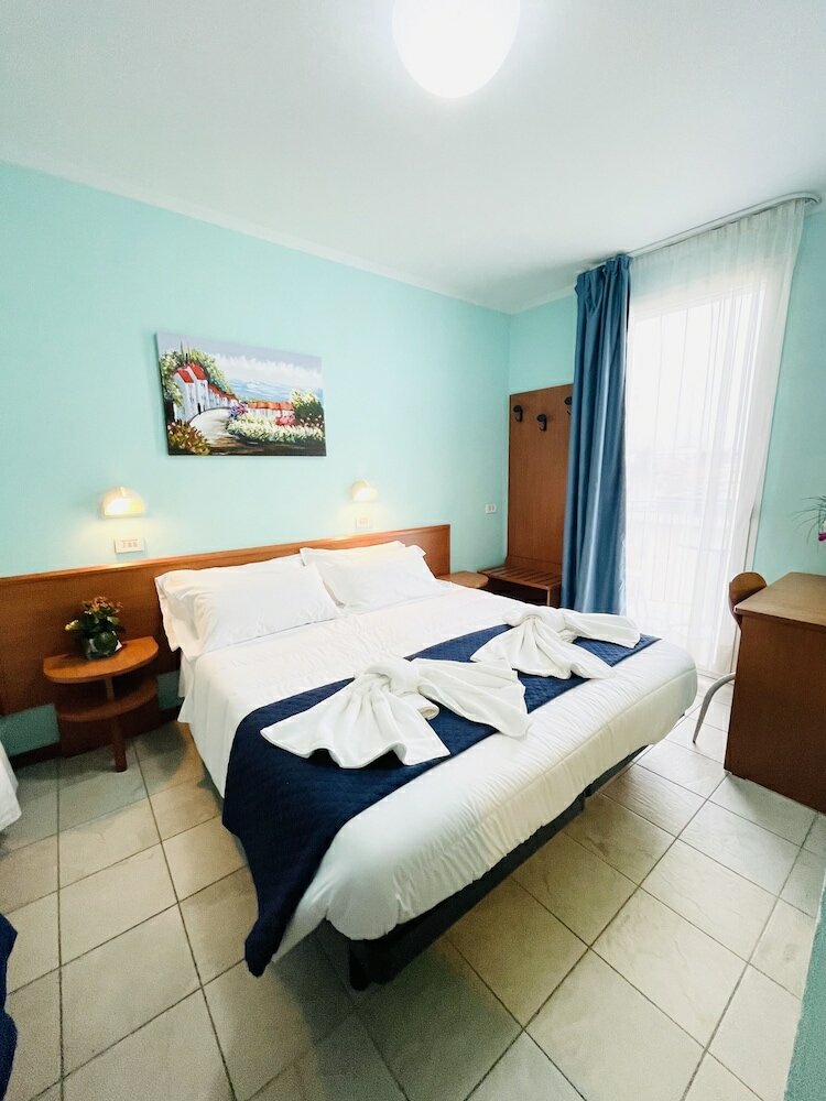 Фото Hotel Blue Moon