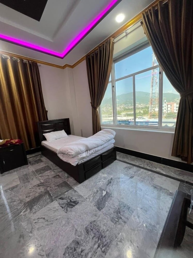 Фото Apple Hotel and Restaurant