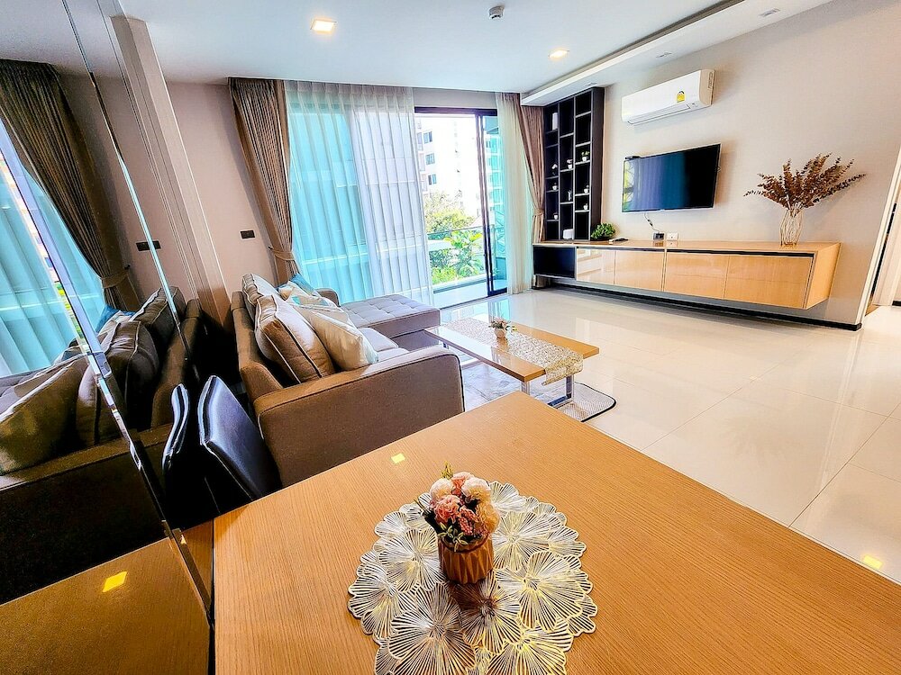 Фото The Heaven at Star Hill Condo