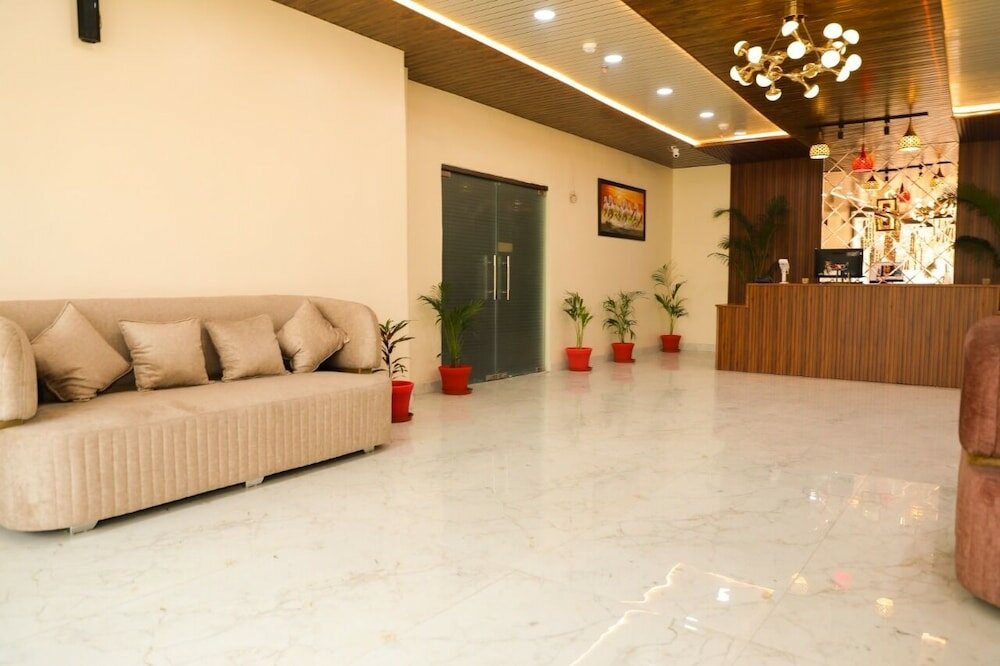 Фото Sarla Hotel Inn