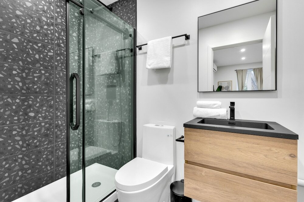 Фото Deluxe Suites Downtown Montreal