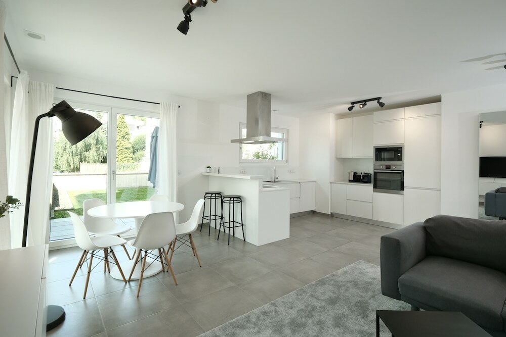 Фото 2br Apt 100 m2 w Terrace Garden & Pkg