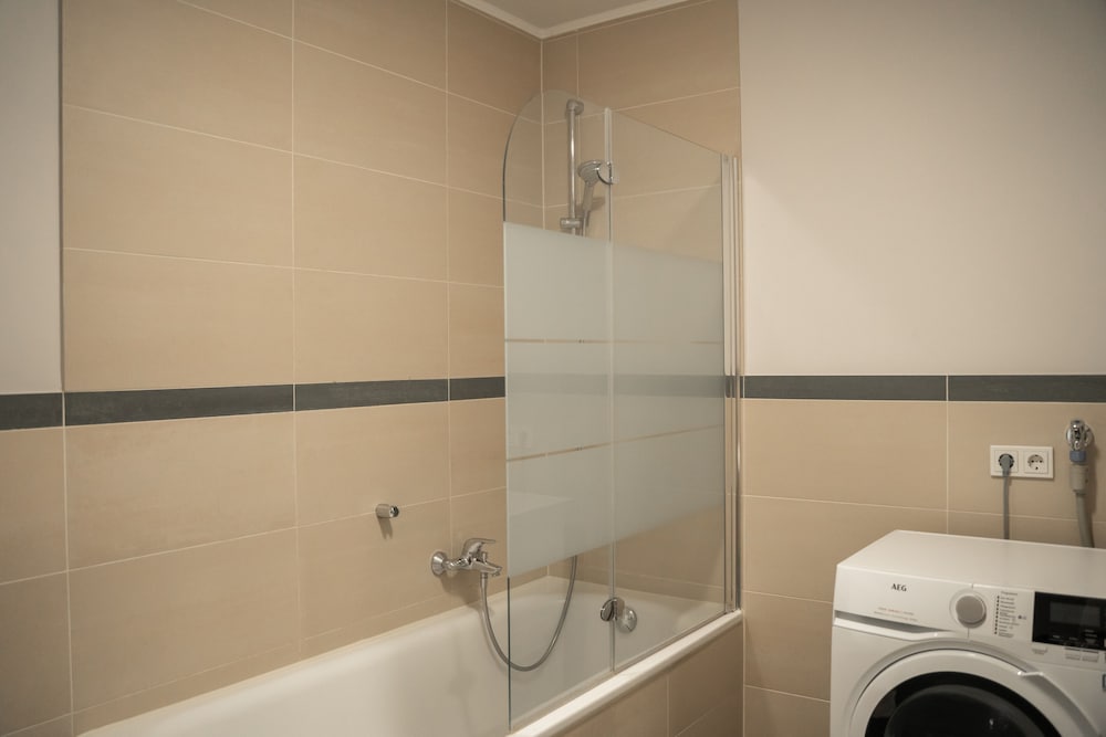 Фото Exquisite 3br Penthouse w Balc TV & Prkg