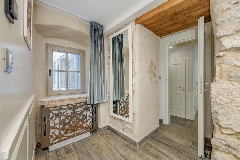 Фото Mint Luxury Rooms