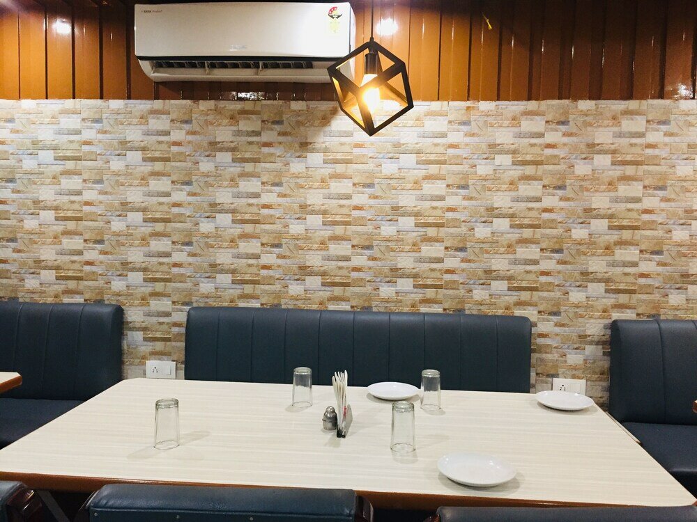 Фото Hotel Satkar