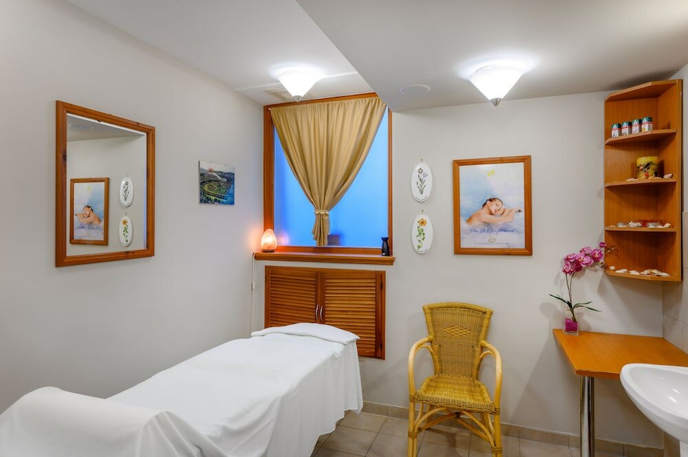 Фото Aranyhomok Business-City-Wellness Hotel